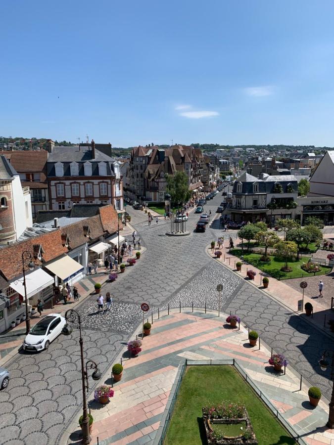 Duplex Au Coeur De Deauville Avec Vue Imprenable Et Parking Prive ภายนอก รูปภาพ