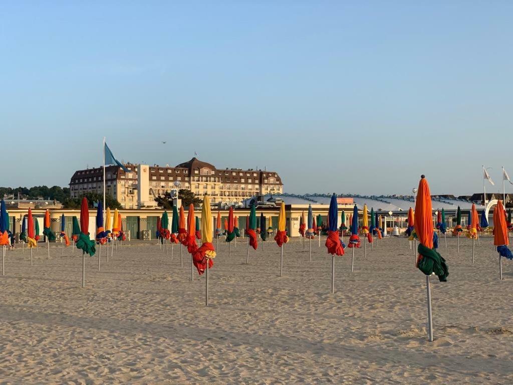 Duplex Au Coeur De Deauville Avec Vue Imprenable Et Parking Prive ภายนอก รูปภาพ